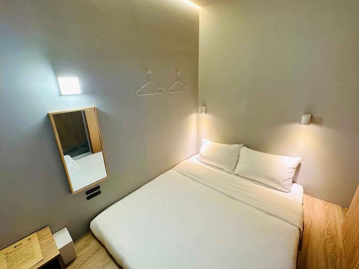 Kw2 Hostel 高雄市 エクステリア 写真