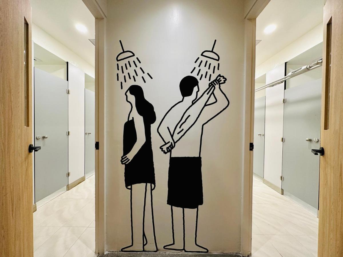 Kw2 Hostel 高雄市 エクステリア 写真